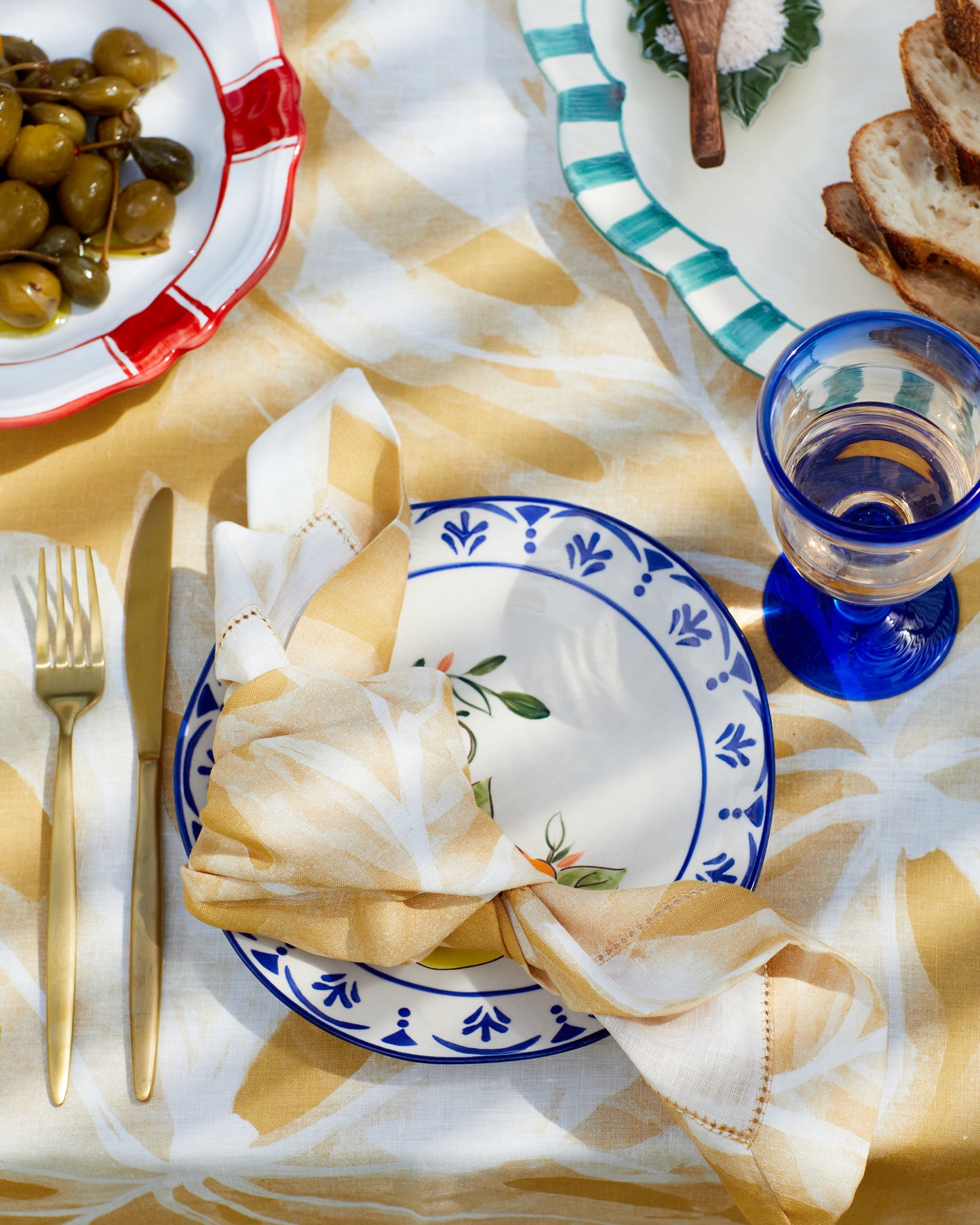 Golden Monstera Napkin set of 4